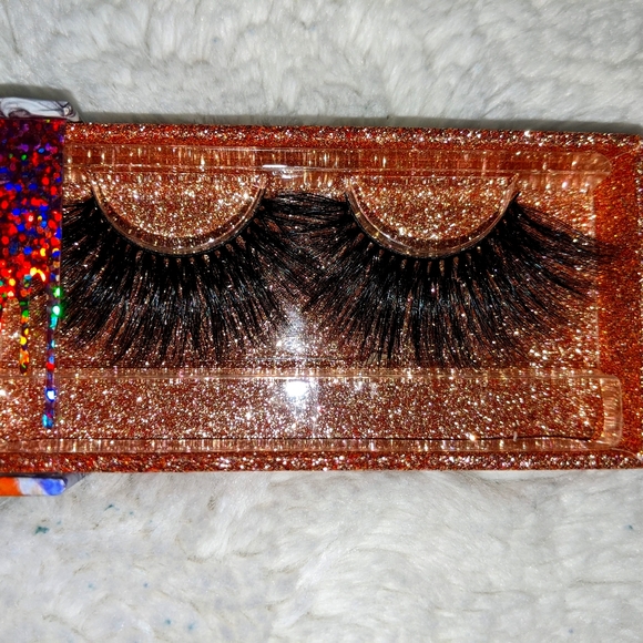 SCANDALOUS ❤️😈 - Picture 2 of 4